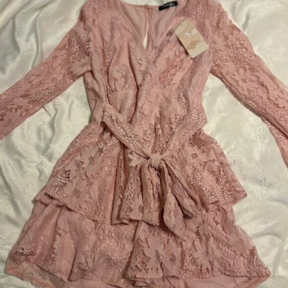 NWT Women's Pink Lace Romper SZ SM - Picture 2 of 5